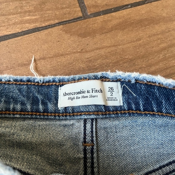 Abercrombie & fitch high rise mom short distressed size 26/2 - Picture 4 of 4